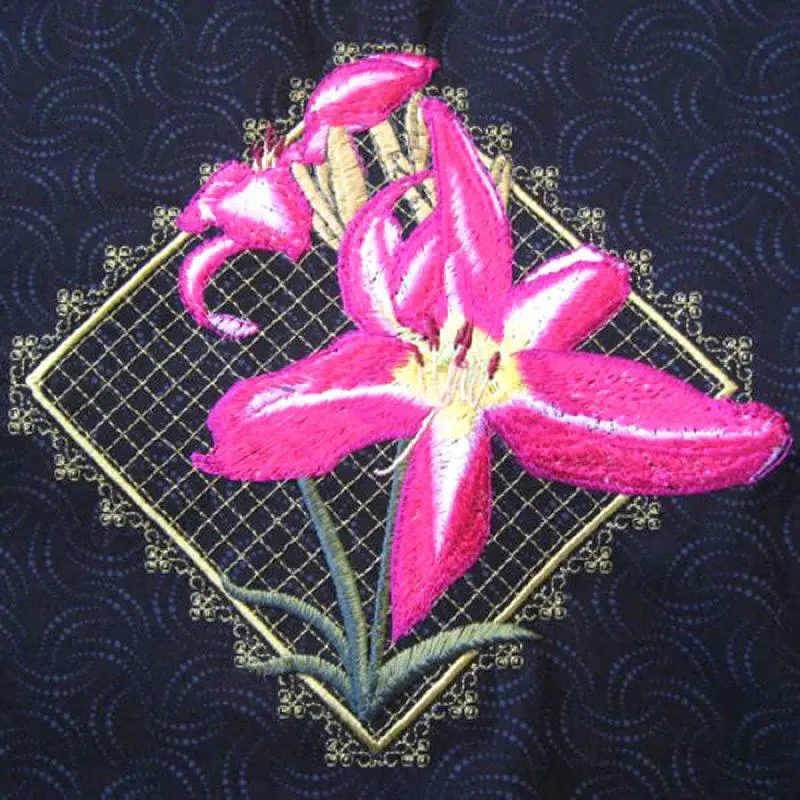 Lilies and Lace Quilt - Image 10